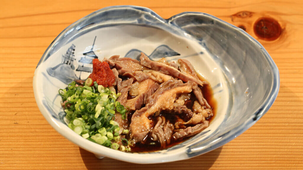 極！酢モツ（赤センマイ）
歯ごたえと油の旨味、これを薬味と一緒にポン酢でどうぞ